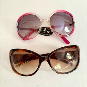 Bundle of two sunglasses